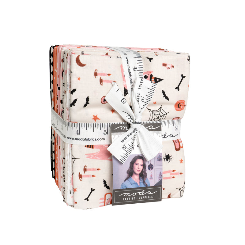 39060AB Purrs and Boos Fat Quarter Bundle