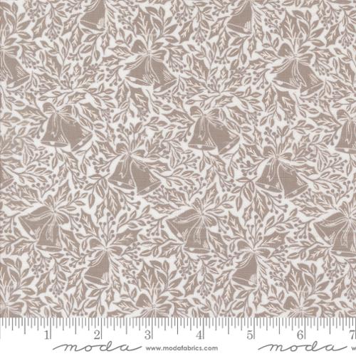 5242 11 Berry And Pine             Snow