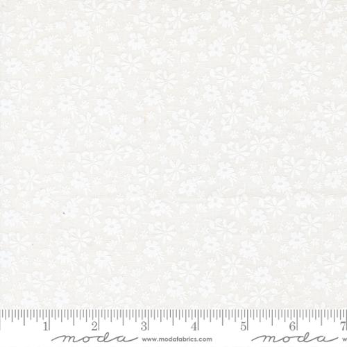37701 21 Delightfully Yours  Cloud White
