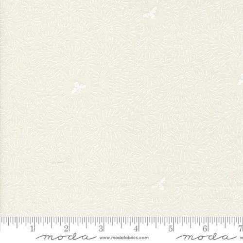 48415 31 Bee Garden      Porcelain White