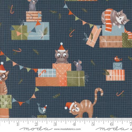 39040 16 Purrfect Christmas     Midnight