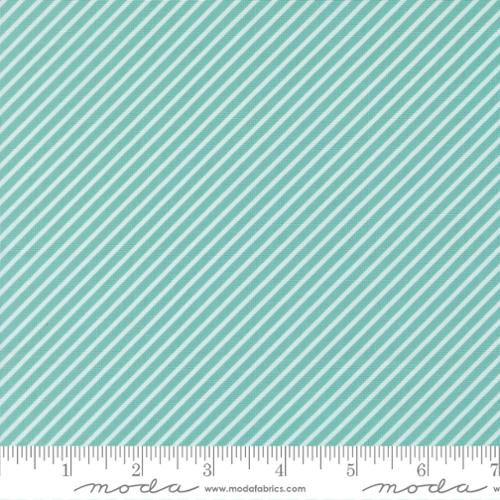 37708 18 Delightfully Yours     Poolside