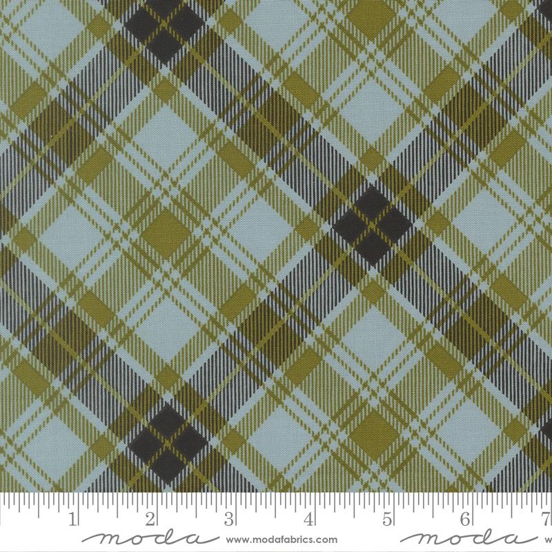 55715 25 Chilly Christmas Plaid Storm